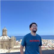 Estudiante italiano haciendo erasmus en Las Palmas, imparto asignaturas humanísticas, italiano, inglés y asignaturas científicas.